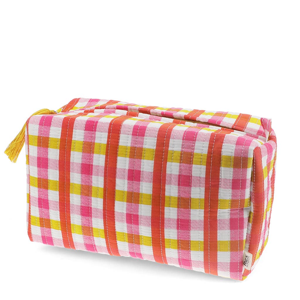 Quilted wash bag - Pink Gingham