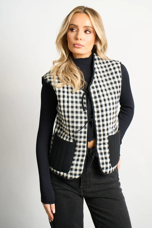 Tabby Quilted Reversible Gilet - Black/Cream Gingham