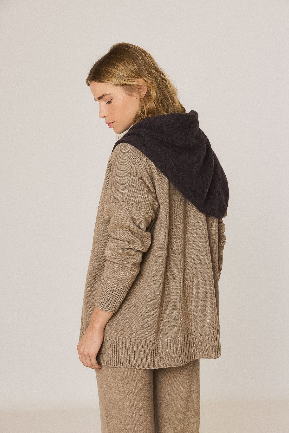 Indi & Cold Brown Triangle Scarf